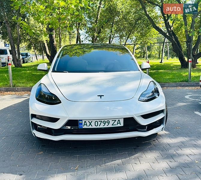 Седан Tesla Model 3 2021 в Киеве фото Седан Tesla Model 3 2021 в Киеве