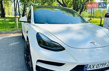 Седан Tesla Model 3 2021 в Киеве фото 3 Седан Tesla Model 3 2021 в Киеве