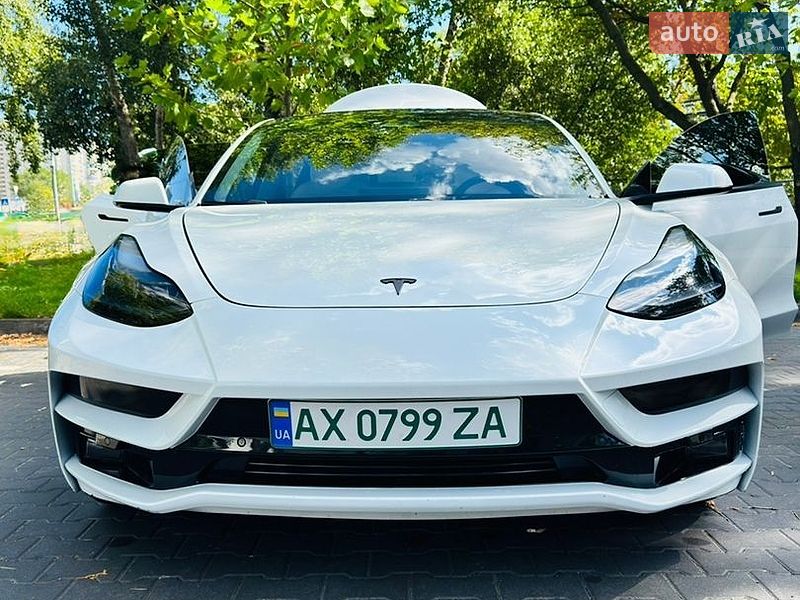 Седан Tesla Model 3 2021 в Киеве фото 5 Седан Tesla Model 3 2021 в Киеве