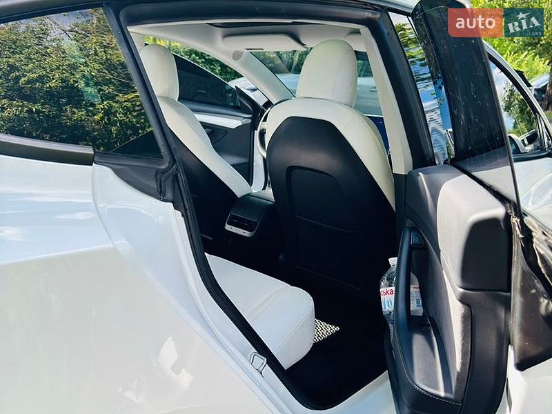 Седан Tesla Model 3 2021 в Киеве фото 10 Седан Tesla Model 3 2021 в Киеве
