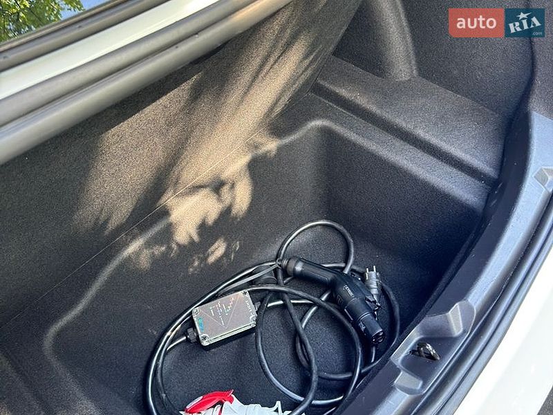 Седан Tesla Model 3 2021 в Киеве фото 13 Седан Tesla Model 3 2021 в Киеве