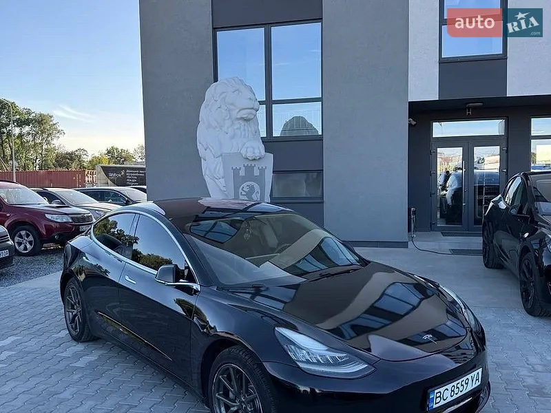 Tesla Model 3 2019
