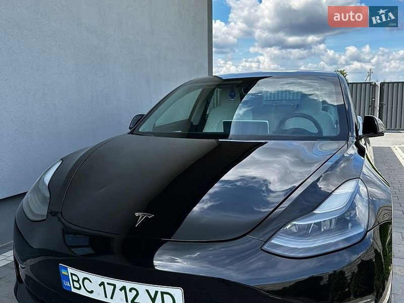 Седан Tesla Model 3 2021 в Львові фото Седан Tesla Model 3 2021 в Львові