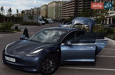 Седан Tesla Model 3 2019 в Киеве