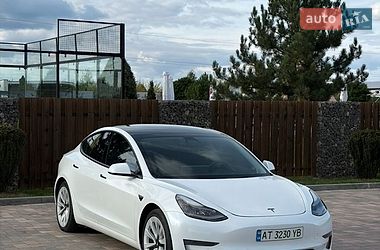 Седан Tesla Model 3 2022 в Івано-Франківську