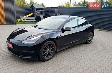 Седан Tesla Model 3 2023 в Луцьку