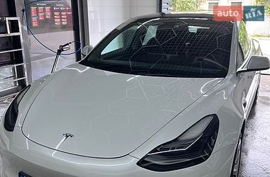 Седан Tesla Model 3 2022 в Черкассах