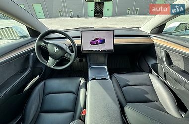 Седан Tesla Model 3 2022 в Дублянах