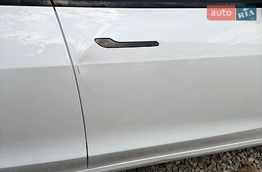 Седан Tesla Model 3 2021 в Черновцах