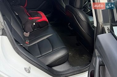 Седан Tesla Model 3 2021 в Черновцах