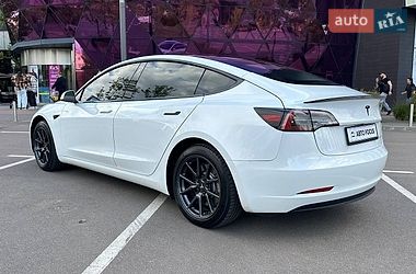 Седан Tesla Model 3 2018 в Києві
