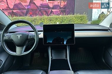 Седан Tesla Model 3 2018 в Києві
