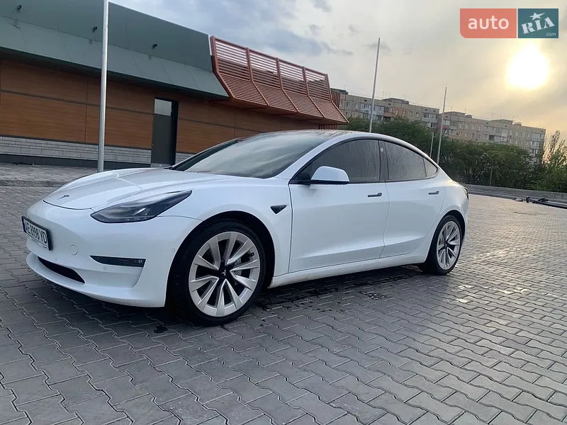 Tesla Model 3 2021