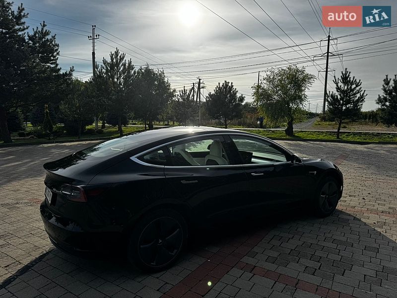 Седан Tesla Model 3 2020 в Львові фото 12 Седан Tesla Model 3 2020 в Львові