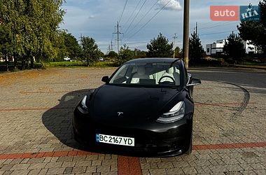 Седан Tesla Model 3 2020 в Львове