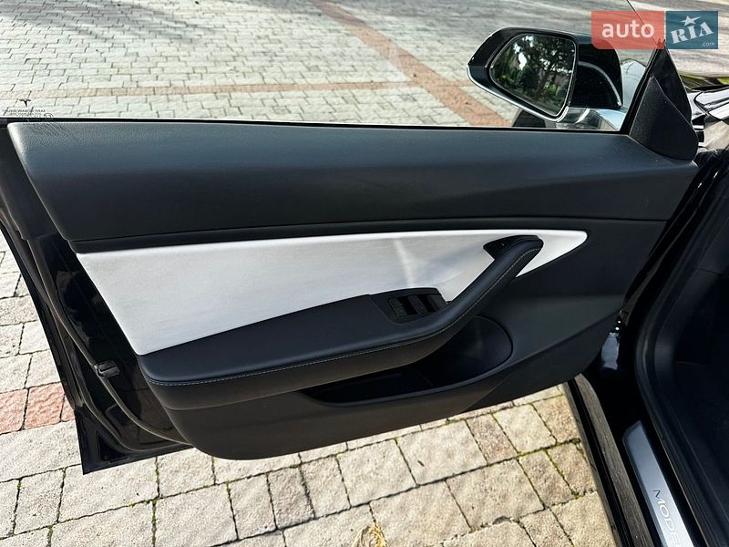 Седан Tesla Model 3 2020 в Львові фото 17 Седан Tesla Model 3 2020 в Львові