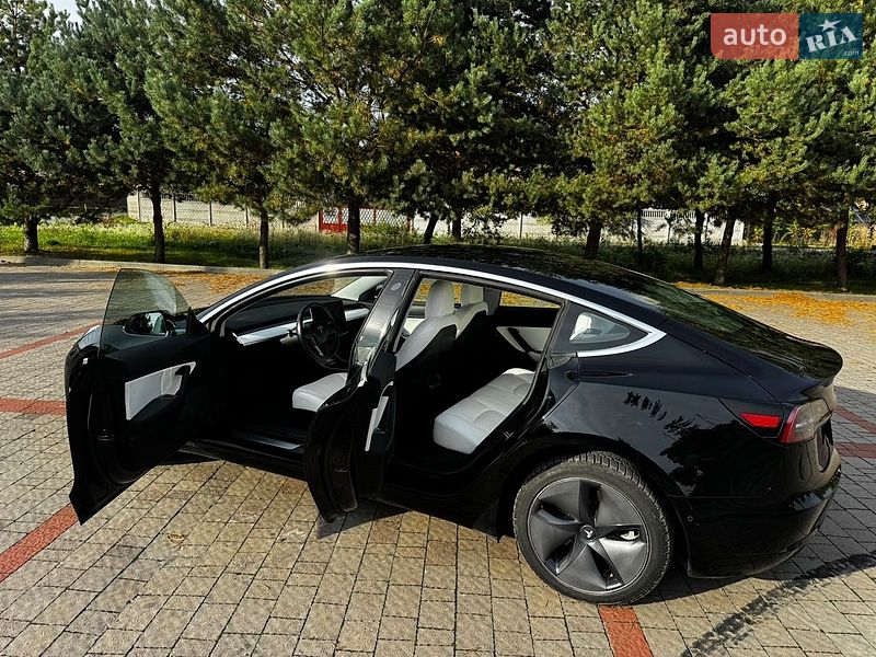 Седан Tesla Model 3 2020 в Львові фото 19 Седан Tesla Model 3 2020 в Львові