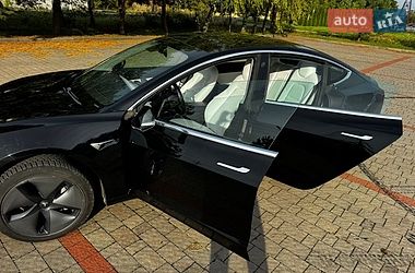 Седан Tesla Model 3 2020 в Львові фото 21 Седан Tesla Model 3 2020 в Львові