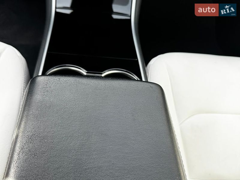 Седан Tesla Model 3 2020 в Львові фото 24 Седан Tesla Model 3 2020 в Львові