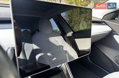 Седан Tesla Model 3 2020 в Львове