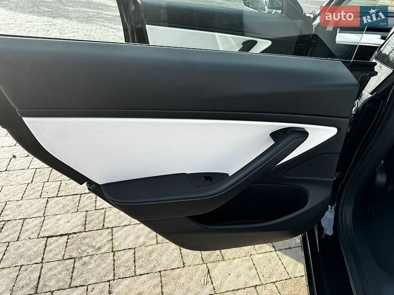 Седан Tesla Model 3 2020 в Львові фото 22 Седан Tesla Model 3 2020 в Львові