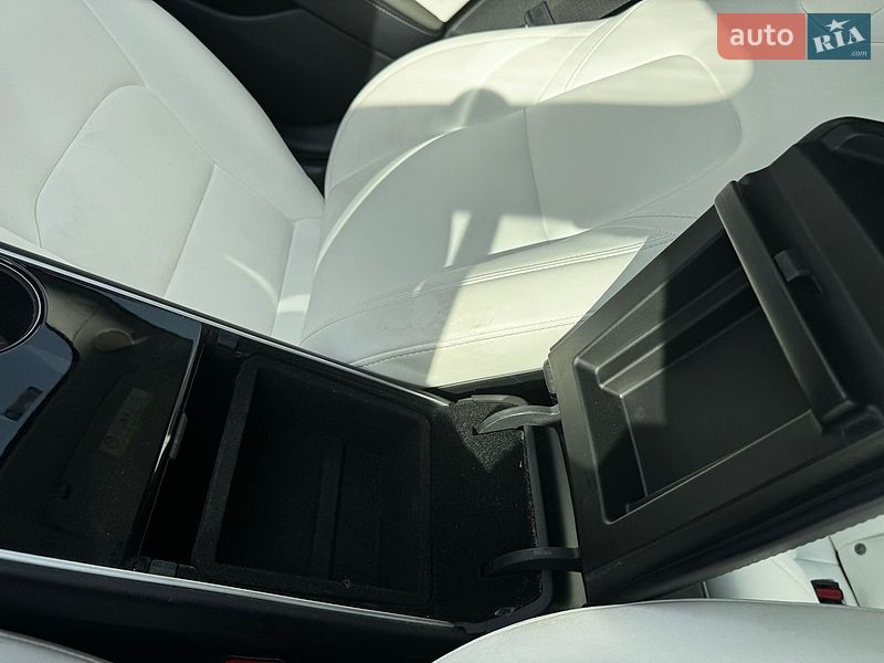 Седан Tesla Model 3 2020 в Львові фото 29 Седан Tesla Model 3 2020 в Львові