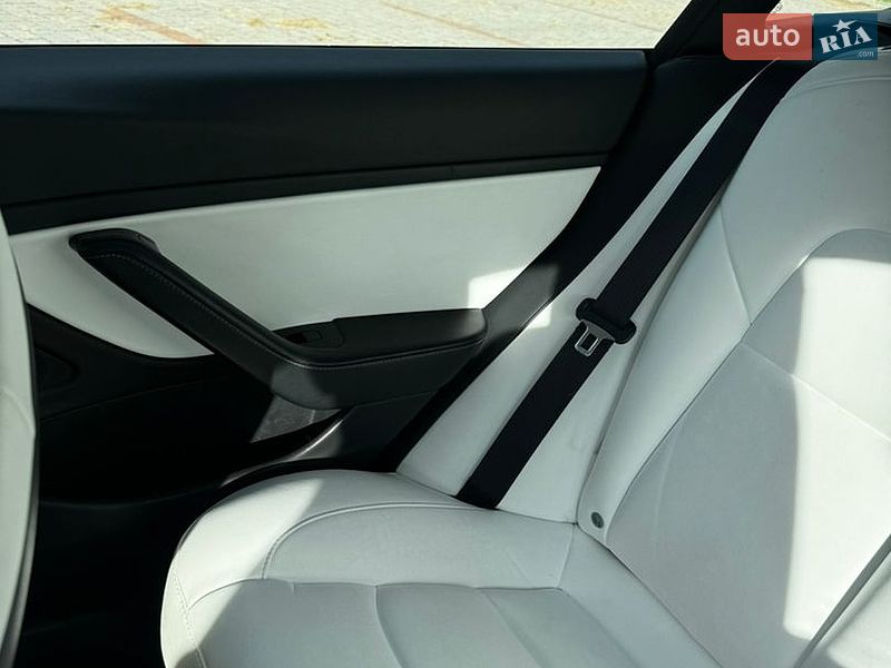 Седан Tesla Model 3 2020 в Львові фото 31 Седан Tesla Model 3 2020 в Львові