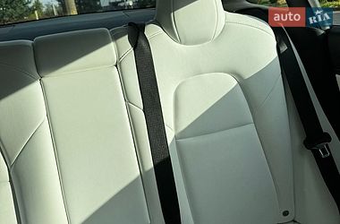 Седан Tesla Model 3 2020 в Львове
