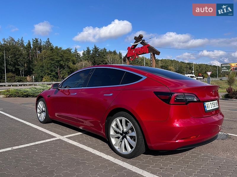 Седан Tesla Model 3 2019 в Киеве