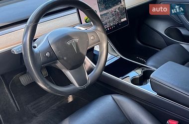 Седан Tesla Model 3 2019 в Киеве