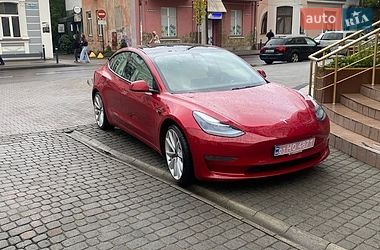 Седан Tesla Model 3 2021 в Рівному