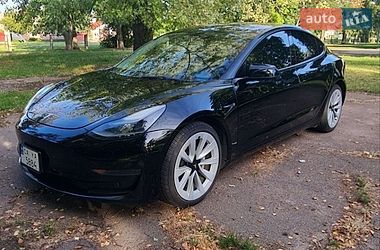 Седан Tesla Model 3 2022 в Черкасах