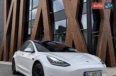 Седан Tesla Model 3 2018 в Луцьку