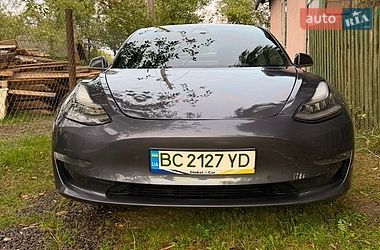 Седан Tesla Model 3 2019 в Львові
