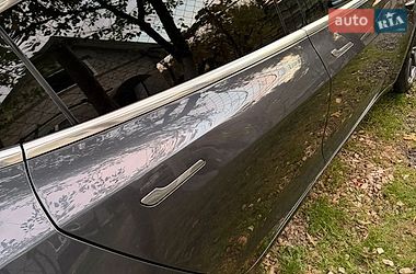 Седан Tesla Model 3 2019 в Львові