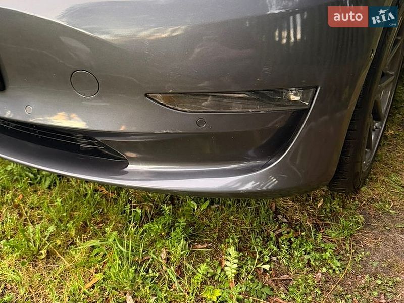 Седан Tesla Model 3 2019 в Львові