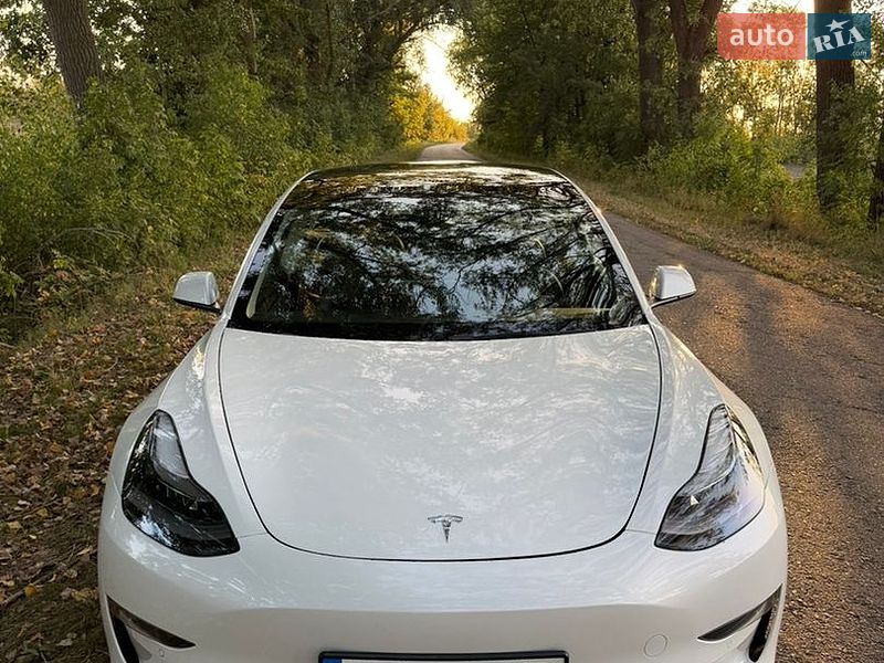 Tesla Model 3 2021