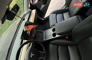 Седан Tesla Model 3 2023 в Тернополі