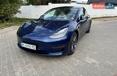 Седан Tesla Model 3 2022 в Львові