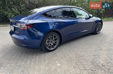 Седан Tesla Model 3 2022 в Львові