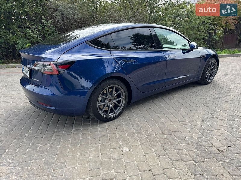 Седан Tesla Model 3 2022 в Львові