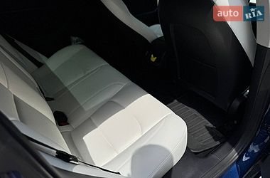 Седан Tesla Model 3 2022 в Львові