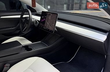 Седан Tesla Model 3 2021 в Львове