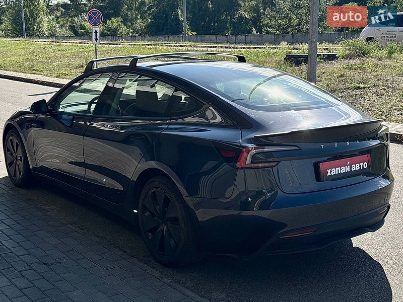 Седан Tesla Model 3 2024 в Києві