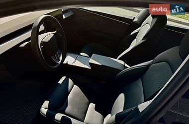 Седан Tesla Model 3 2024 в Києві