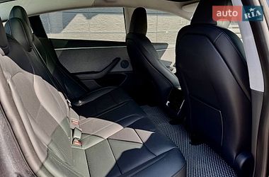 Седан Tesla Model 3 2024 в Києві