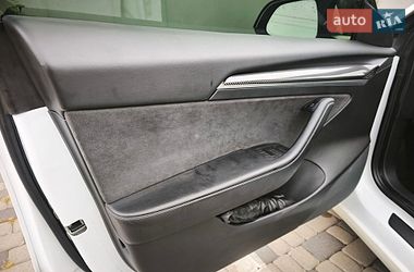 Седан Tesla Model 3 2021 в Івано-Франківську