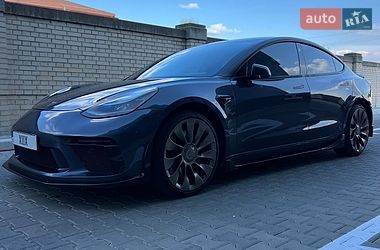 Седан Tesla Model 3 2021 в Києві