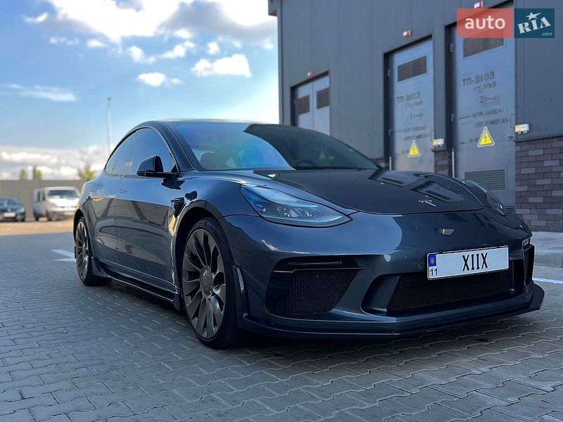 Седан Tesla Model 3 2021 в Києві