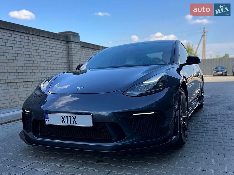 Седан Tesla Model 3 2021 в Києві